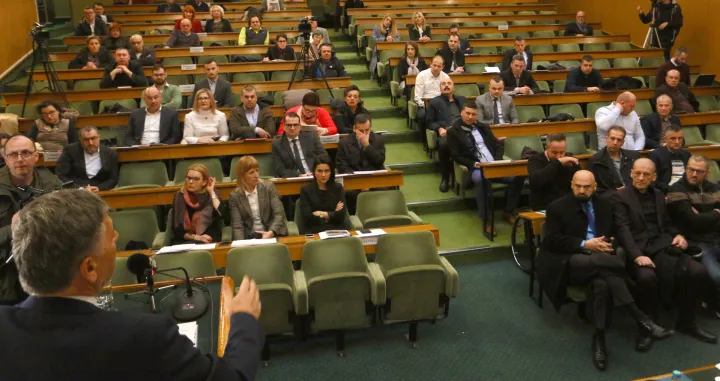 Zenica i dalje bez budžeta