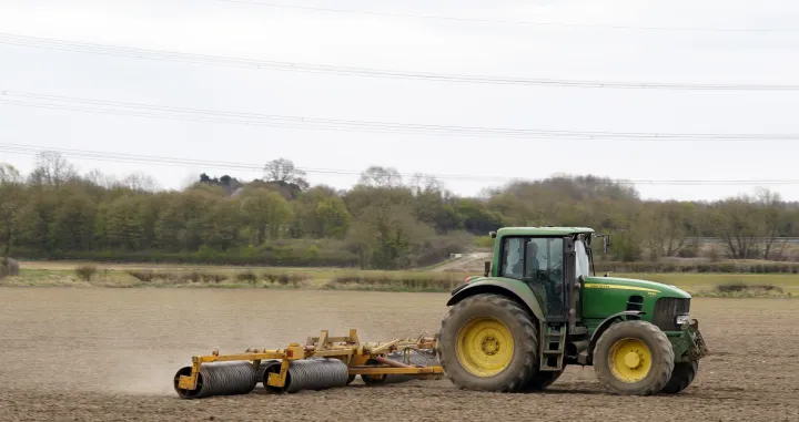 Britanci ponovo sami rade na svojim njivama