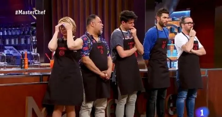 (VIDEO) Žiri nije mogao da vjeruje: Žena izbačena iz kulinarskog showa jer je servirala bizarno jelo