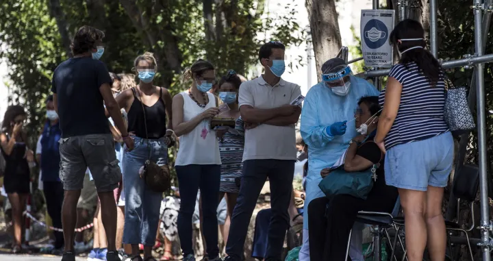 Zbog povećanog broja novooboljelih, Italija vraća restriktivne mjere, diskoteke zatvorene