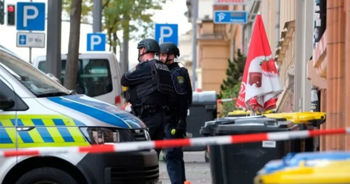 Prolaznik pred očima roditelja zgrabio dijete i bacio ga pred auto u pokretu, izbjegnuta velika tragedija