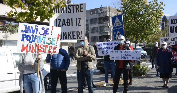 (FOTO) Novi protest: Zdravstveni radnici najavili generalni &scaron;trajk