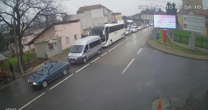 Čeka se sat vremena: Kolone automobila jutros na granici BiH i Hrvatske