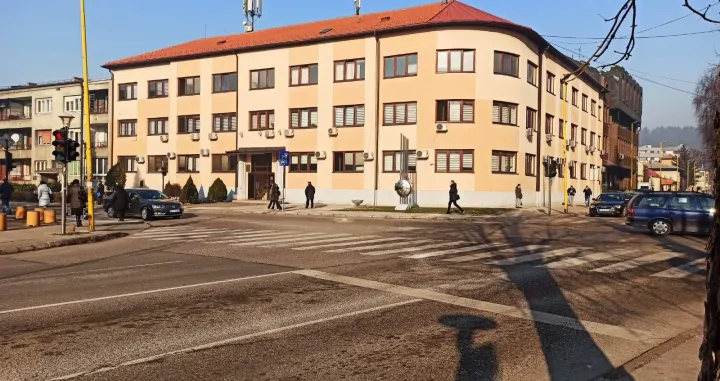 Dva komesara, jedna pozicija i sve po zakonu