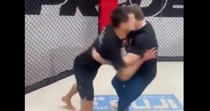 (VIDEO) Dejan Lovren sparingovao sa Mirkom Filipovićem, pa se pokajao: &#39;Nee, j***m ti, kako se vrati čovjek, znao sam...&#39;