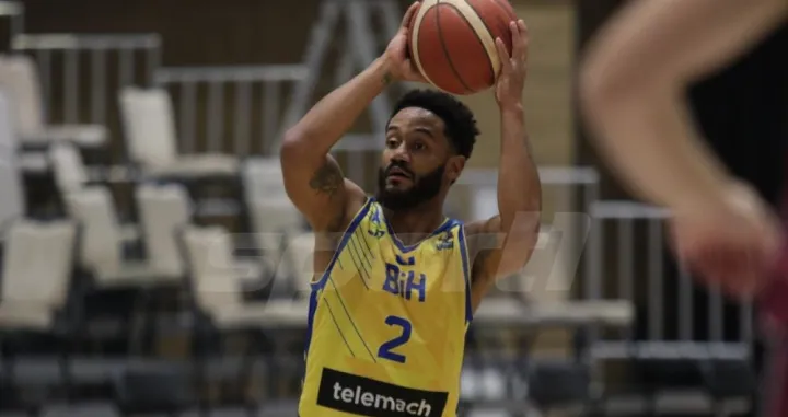 Estudiantes pregažen od moćne Barcelone, Roberson pružio dobru partiju