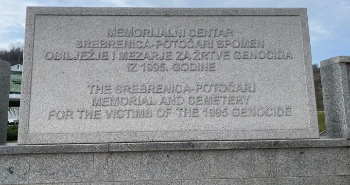 Uoči 26. godi&scaron;njice genocida u Srebrenici: Promocija knjige i izložba fotografija "Mrtvare"