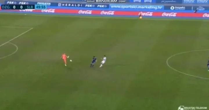 (VIDEO) Bh. fudbaler iskoristio bizarnu grešku golmana Dinamo Zagreba i šokirao &#39;Modre&#39;