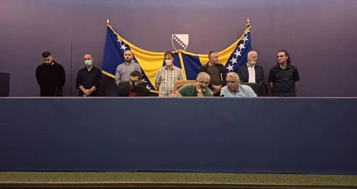 (FOTO+VIDEO) Sindikat metalaca FBiH najavio generalni &scaron;trajk: Nenormalno je da nam kasne plate četiri mjeseca