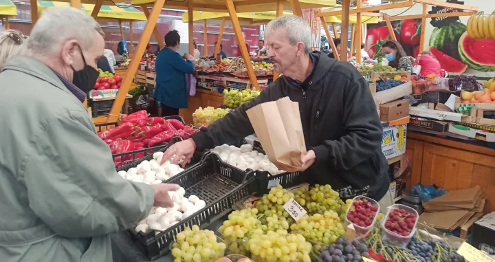 Neradna nedjelja u BiH jo&scaron; je na vagi / Gradovi su počeli samostalno zabranjivati rad