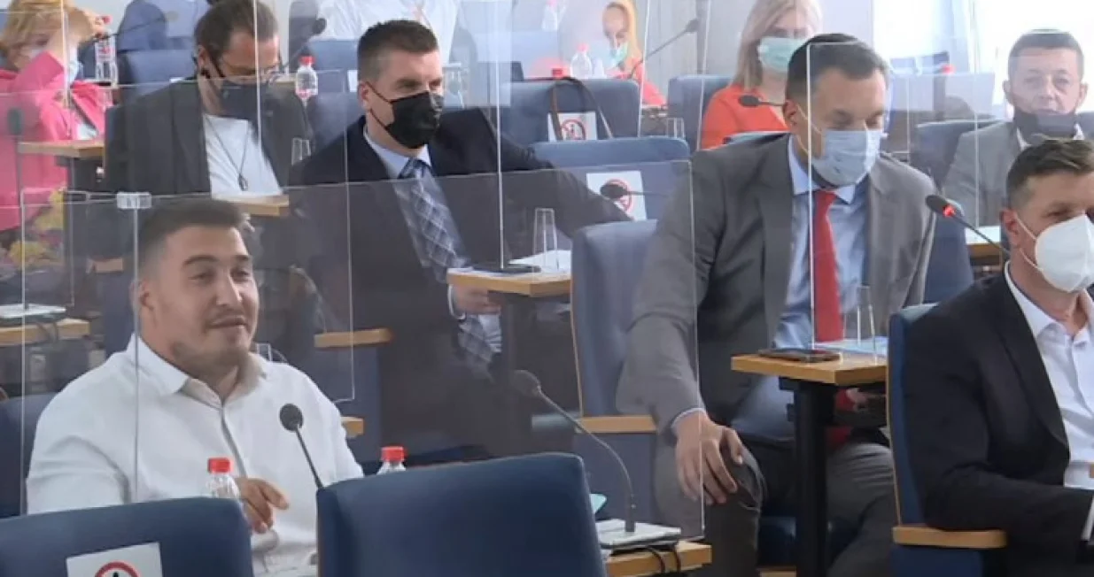 Skup&scaron;tina KS - Konaković i Zahiragić//