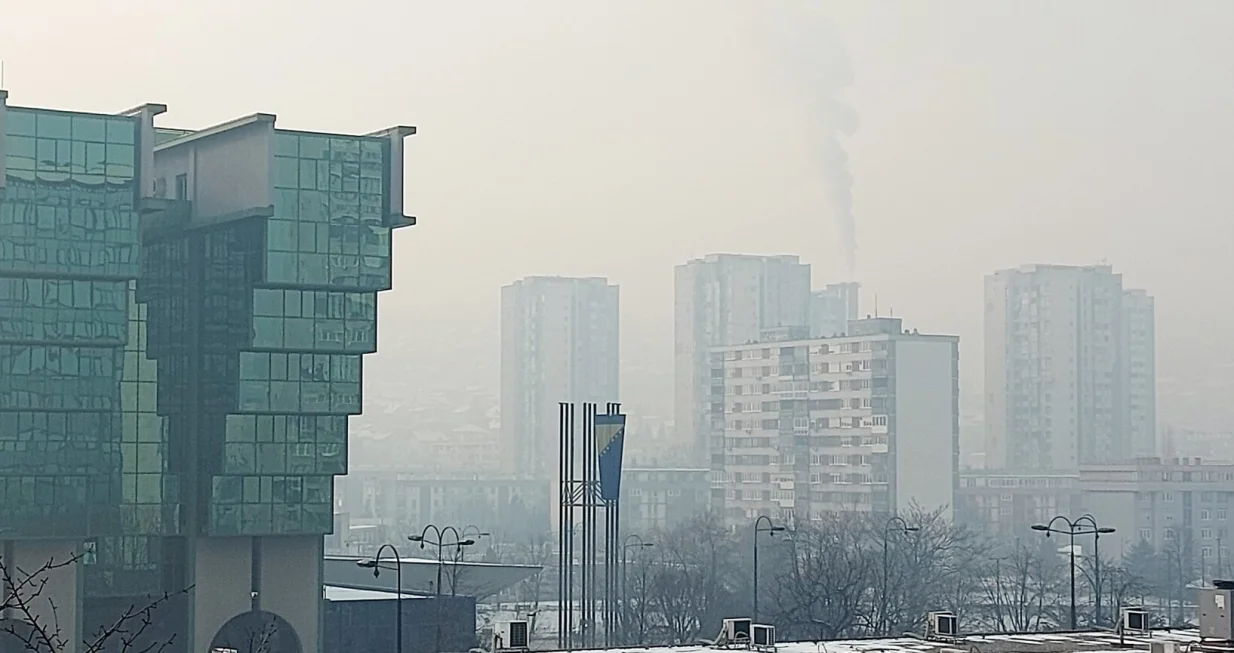 Ne preporučuju se duže provjetravanje prostorija usljed velike koncentracije štetnih čestica u vazduhu /Lejla Sofradžija
