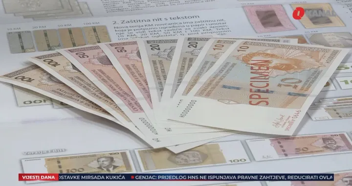 U policiji navode kako sporne novčanice izgledom autentično odgovaraju legalnima/