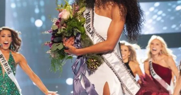 Cheslie Kryst/Instagram/