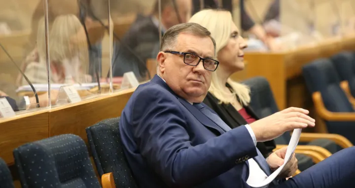 Milorad Dodik i Željka Cvijanović reagovali su na sankcije tokom sjednice NSRS-a/
