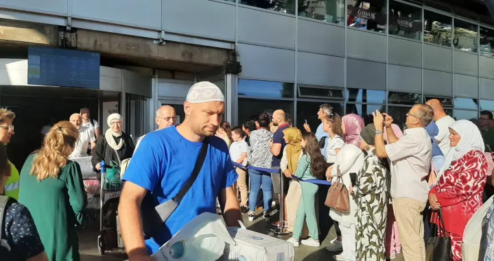 Na aerodrom je doletilo 330 hadžija/Mina/