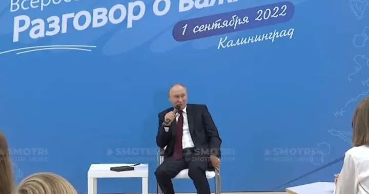 Vladimir Putin, čudni trzaji nogama/