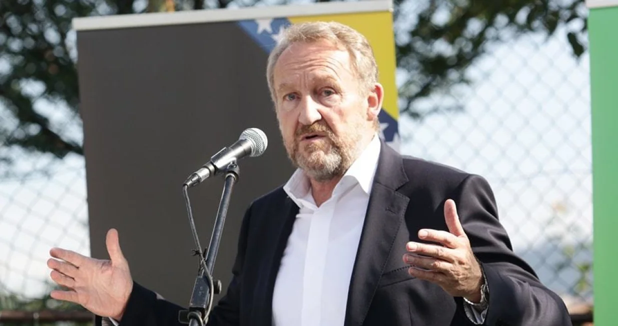 Izetbegović u &Scaron;erićima/ Facebook/