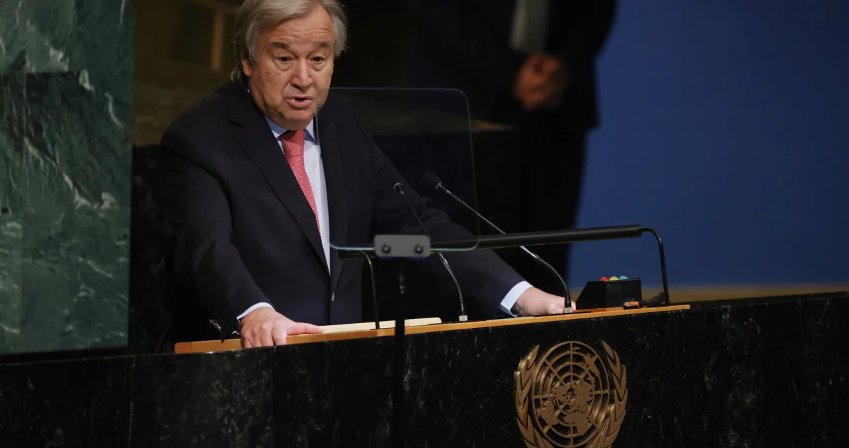 epa10195098 United National Secretary General Antonio Guterres speaks as he opens the 77th General Debate inside the General Assembly Hall at United Nations Headquarters in New York, New York, USA, 20 September 2022. EPA/JASON SZENES/Jason Szenes