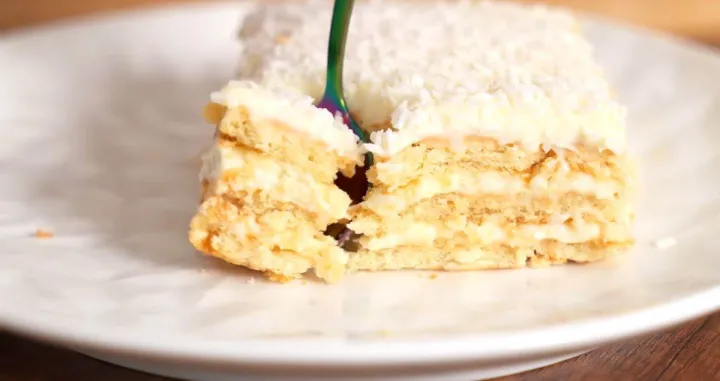 keks torta s kokosom/