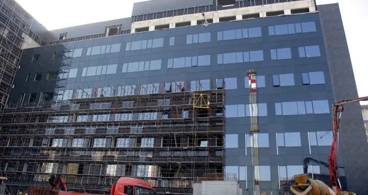 Bolnica ASA otoka fasada/Senad Gubelić