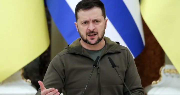 epa10283987 Ukrainian President Volodymyr Zelensky speaks during a joint news conference with Greek President Katerina Sakellaropoulou (not pictured) following their meeting at the Mariinskiy palace in Kyiv, Ukraine, 03 November 2022. Katerina Sakellaropoulou arrived in Kyiv to meet with top Ukrainian officials amid the Russian invasion. EPA/SERGEY DOLZHENKO/Sergey Dolzhenko