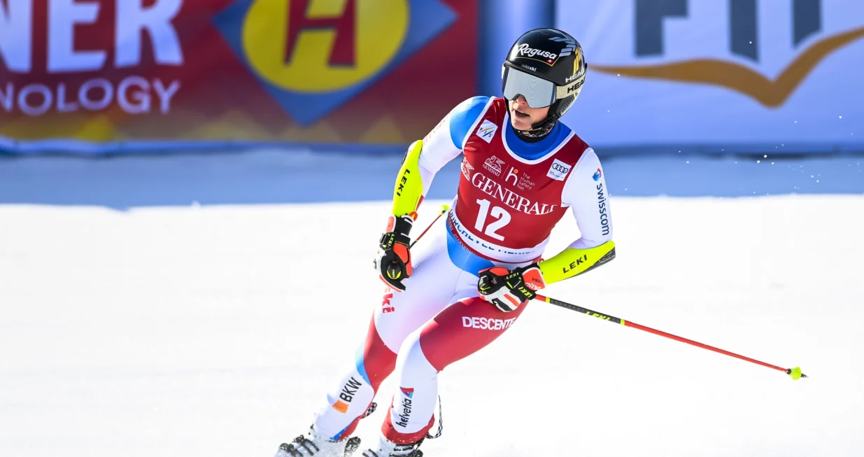 epa09837506 Lara Gut-Behrami of Switzerland reacts in the finish area during the first run of the women's Giant-Slalom race at the FIS Alpine Skiing World Cup finals in Meribel, France, 20 March 2022. EPA/URS FLUEELER