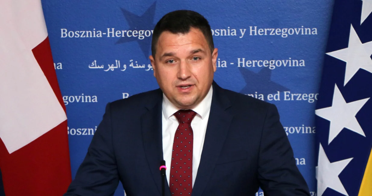 MIlo&scaron; Lučić/&thorn;