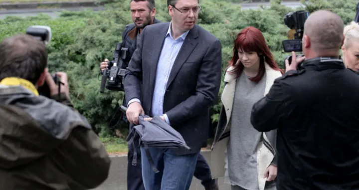 Vučić sa ki&scaron;obranom/