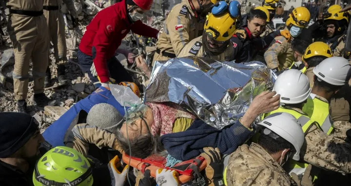 Žena je vi&scaron;e od sedam dana provela pod ru&scaron;evinama/Anadolija/