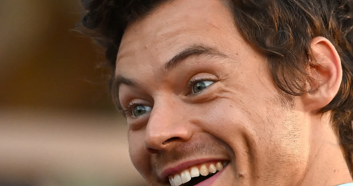 epa10162313 British singer Harry Styles arrives for the premiere of 'Don't Worry Darling' during the 79th annual Venice International Film Festival in Venice, Italy, 05 September 2022. The movie is presented out of competition at the festival running from 31 August to 10 September 2022. EPA/ETTORE FERRARI/Ettore Ferrari