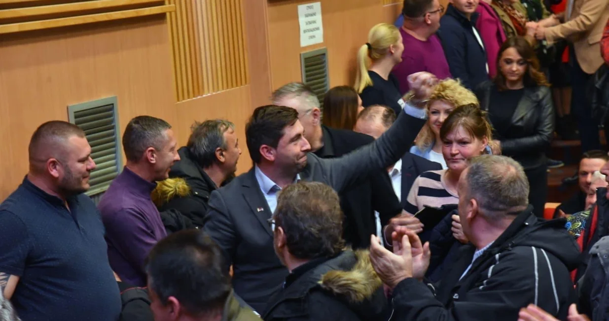 Slavlje gradonačelnika i njegovih pristalica/