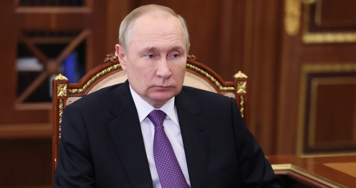 epa10392095 Russian President Vladimir Putin attends a meeting with the CEO of Promsvyazbank in Moscow, Russia, 06 January 2023. EPA/MIKHAEL KLIMENTYEV/SPUTNIK/KREMLIN/POOL/Mikhael Klimentyev/sputnik/kremlin/Pool