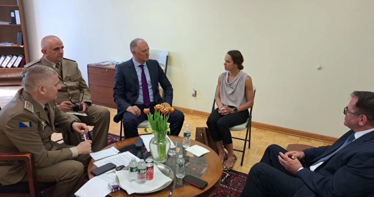 Zukan Helez, Washington (SAD)/Mobih