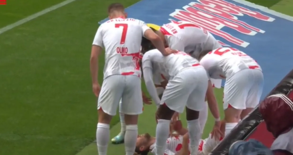 Drama na utakmici RB Leipzig - FC Augsburg<br>Kevin Kampl