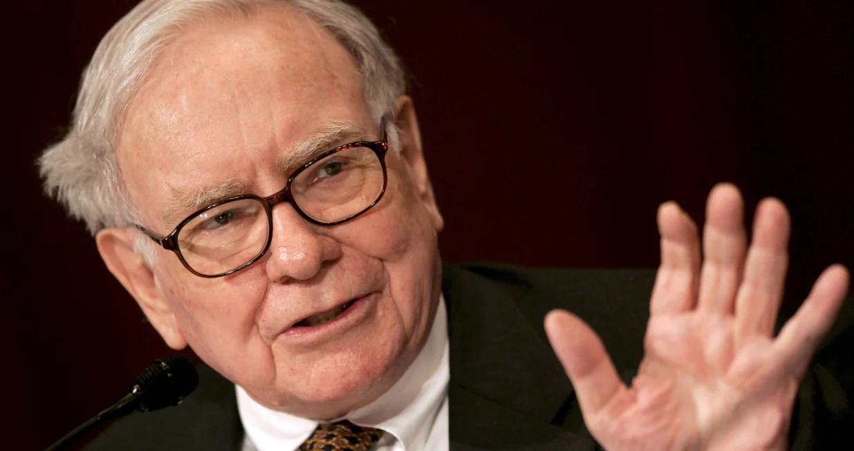 epa08398517 (FILE) - Warren Buffett, chairman and CEO of Berkshire Hathaway, testifying about the estate tax, often called the death tax, during a Senate Finance Committee hearing on Capitol Hill in Washington DC, USA, 14 November 2007 (reissued 03 May 2020). Berkshire Hathaway Chairman Warren Buffet on 02 May said his conglomerate Berkshire Hathaway had sold the entire stakes in the four biggest US airlines. EPA/MATTHEW CAVANAUGH/Matthew Cavanaugh