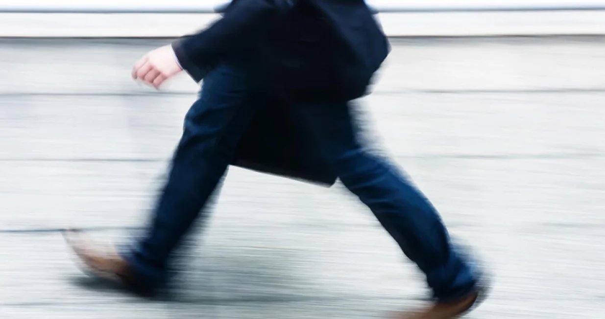 žurba ka&scaron;njenje/