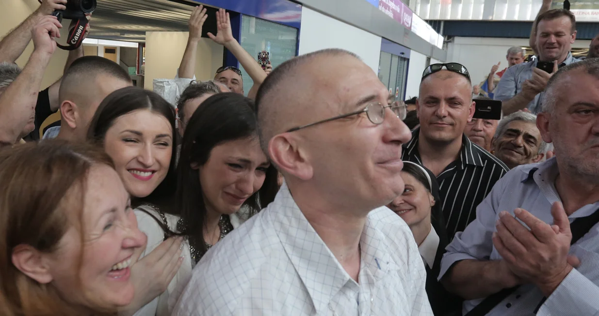 Zagreb, 06.06.2014 - Bivsi predsjednik HR Herceg-Bosne Dario Kordic kojega je Haski sud osudio na 25-godisnju kaznu zatvora zbog ratnih zlocina nad bosnjackim civilima Lasvanskoj dolini, danas je stigao u Zagreb posto je pusten iz zatvora jer je odsluzio dvije trecine kazne.<br>foto FaH/ Tomislav PAVLEK /tp/Tomislav Pavlek