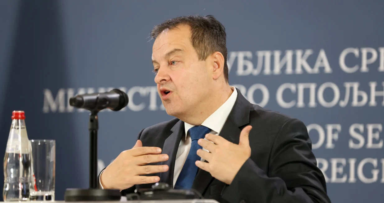 epa10320339 Serbian Foreign Minister Ivica Dacic and Italian Foreign Minister Antonio Tajani (not pictured) address the media after their meeting in Belgrade, Serbia, 22 November 2022. Italy's Foreign Minister Tajani and Defence Minister Crosetto are on an official visit to Serbia. EPA/ANDREJ CUKIC/Andrej Cukic