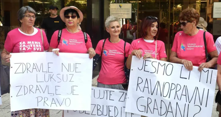 Protest nevladinih organizacija iz Parlamenta FBiH/Didier Torche/