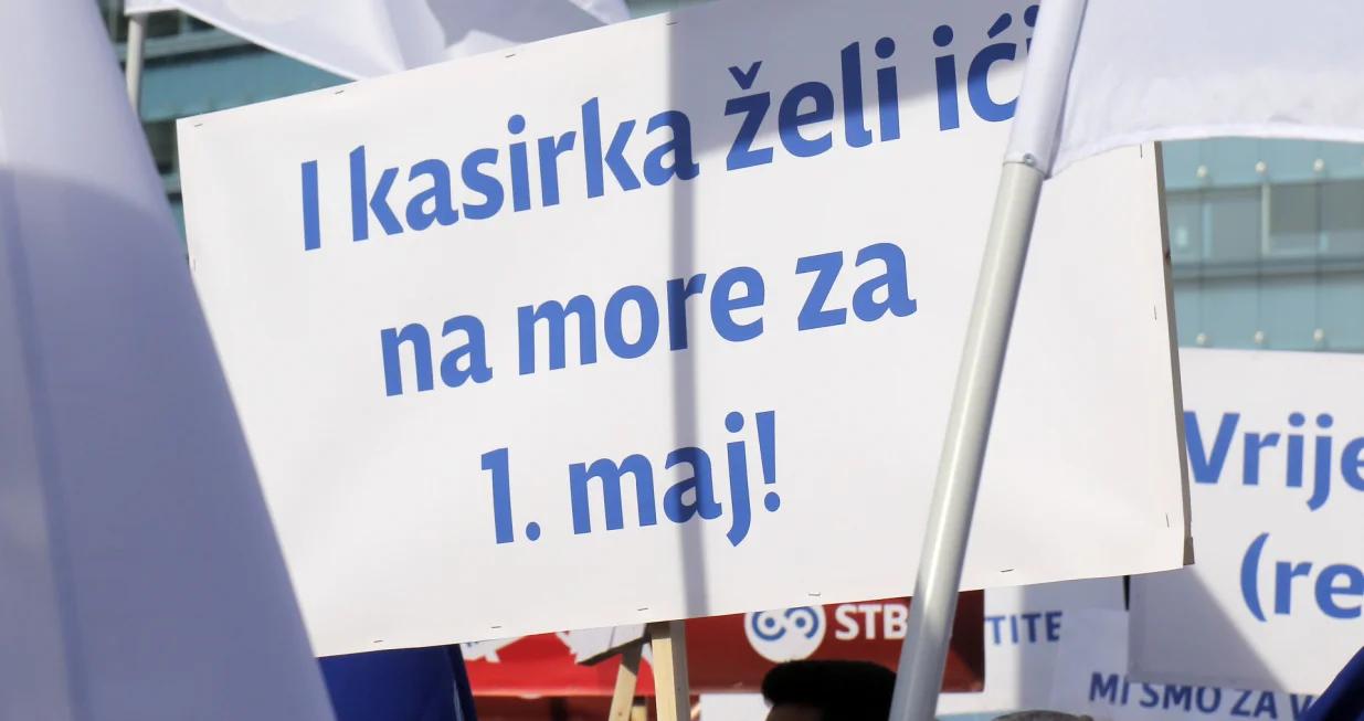Članovi Sindikata radnika trgovine Bosne i Hercegovine (STBIH) protesti pod nazivom Kada smo mi na redu?/Senad Gubelić