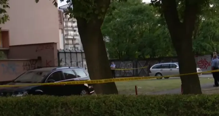 Ženu izbo nožem, pa skočio sa balkona<br>BNTV/