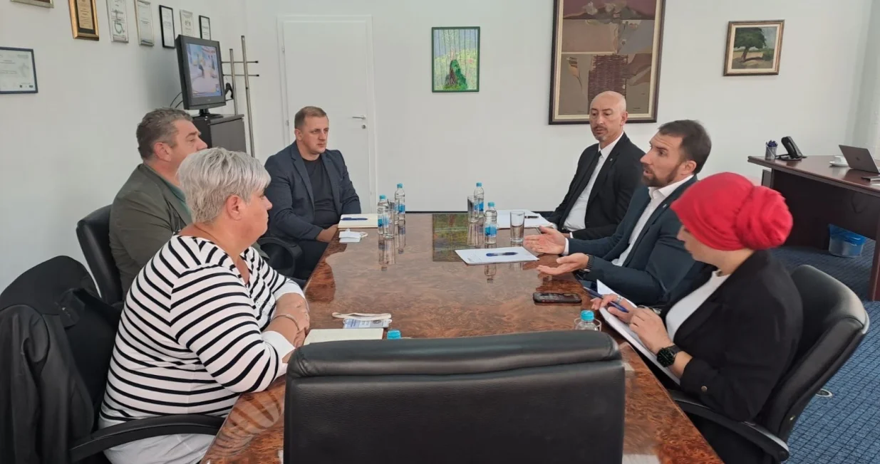 Sastanak: Mersiha Be&scaron;irović, Adnan Delić, Sindikat radnika trgovine i uslužnih djelatnosti u BiH, zabrana rada nedjeljom, neradna nedjelja/Federalno Ministarstvo Rada I Socijalne Politike