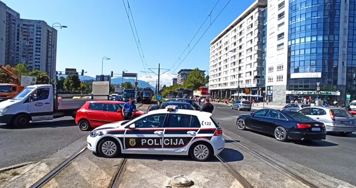 Otoka zastoj tramvaja zbog saobraćajne nesreće./Senad Gubelić