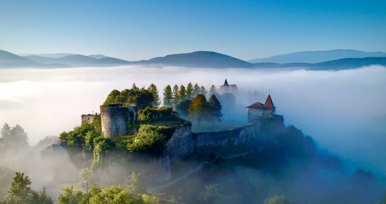 pobjednička fotografija "Stari grad Ostrožac" autora Vahida Ponjevića/