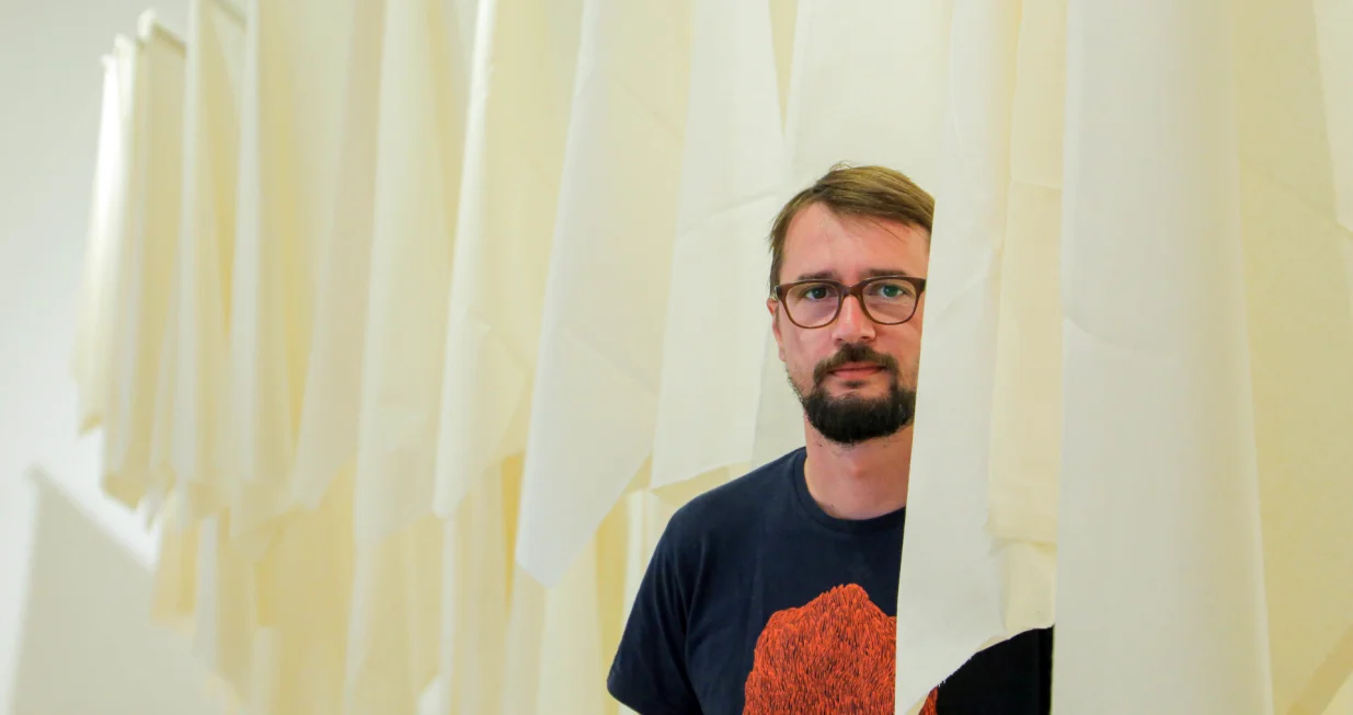 Autor se u MSURS predstavlja izložbom "Dolasci-polasci"/