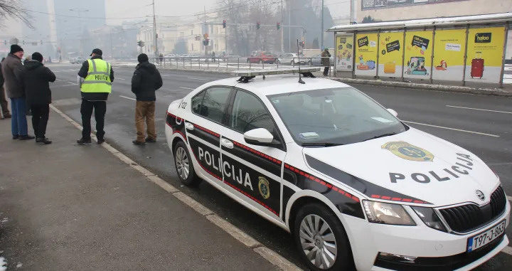 Pripradnici MUP KS sa Kantonalnom inspekcijom rade kontrolu vozila u saobraćaju./Senad Gubelić