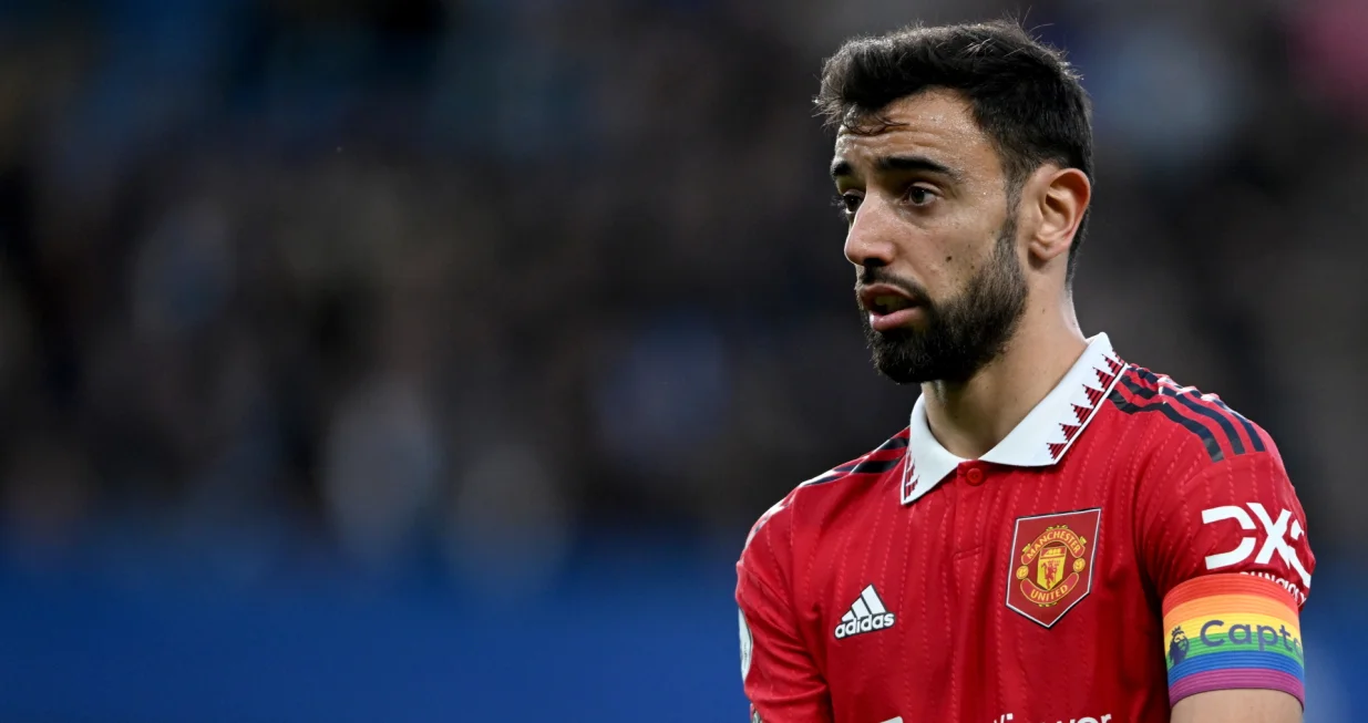 epa10259220 Manchester United's Bruno Fernandes reacts during the English Premier League soccer match between Chelsea FC and Manchester United in London, Britain, 22 October 2022. EPA/DANIEL HAMBURY EDITORIAL USE ONLY. No use with unauthorized audio, video, data, fixture lists, club/league logos or 'live' services. Online in-match use limited to 120 images, no video emulation. No use in betting, games or single club/league/player publications
