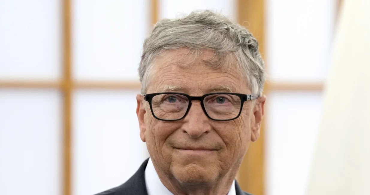 epa10126832 Bill & Melinda Gates Foundation co-chair Bill Gates attends a ceremony at the foreign ministry in Tokyo, Japan, 18 August 2022. The government of Japan awarded the Grand Cordon of the Order of the Rising Sun to Microsoft co-founder and co-chair of the Bill & Melinda Gates Foundation, Bill Gates in recognition of Gates' contributions to the global health. EPA/FRANCK ROBICHON/Franck Robichon