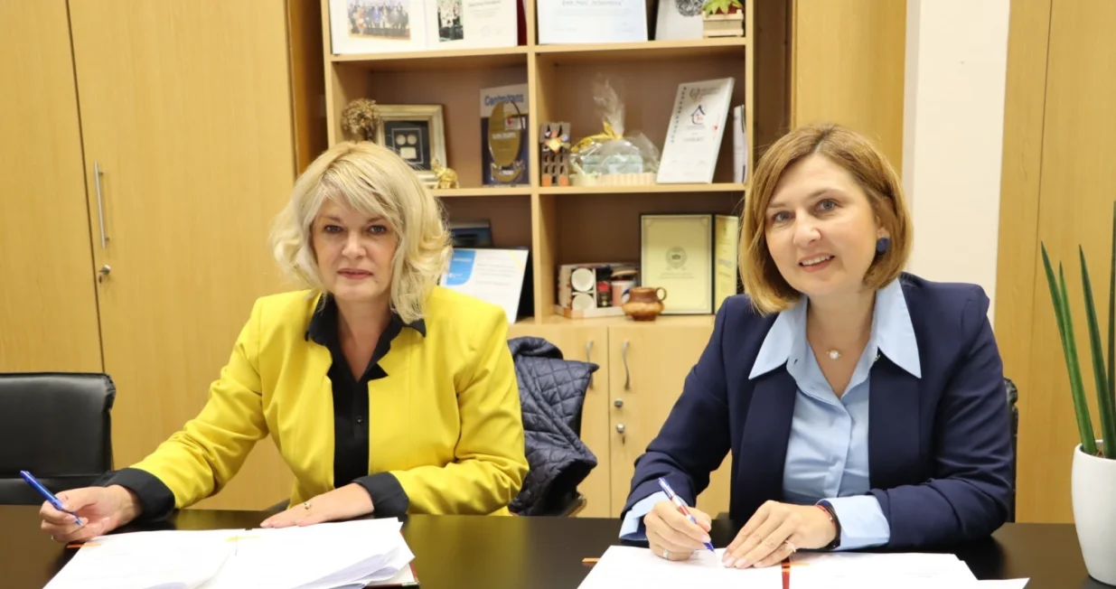 Samira Puzo i Enda Pavić Pečenković/Vlada Ks